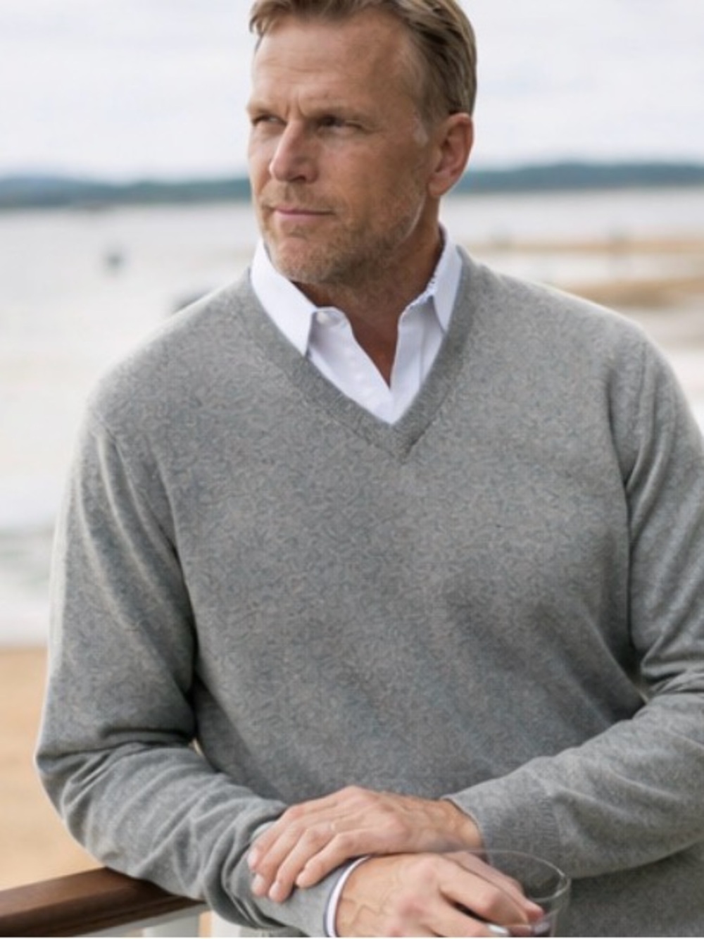 Gleneagles 100% Cashmere V-Neck Sweater Gray Size Small
